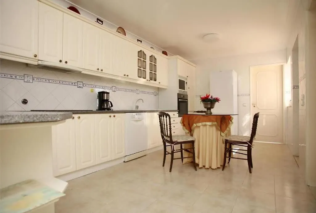 Villa Juniper Fenced Pool Spacious House Albufeira